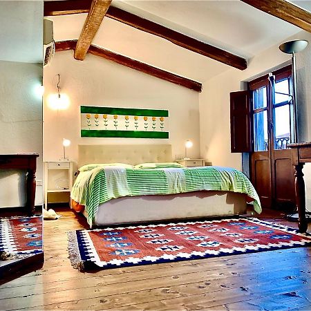 Casa De Ajala - B&B De Charme In Antica Dimora Totalmente Ristrutturata E Dotata Di Tutti I Confort Bagni Privati Spazio Living Patio Esterno Ambienti Climatizzati Degustazioni Prodotti Locali Làconi Kültér fotó