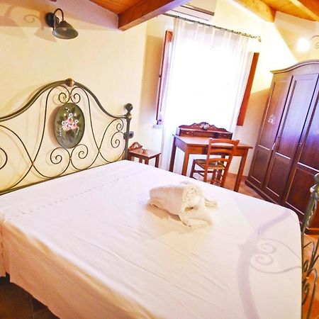 Casa De Ajala - B&B De Charme In Antica Dimora Totalmente Ristrutturata E Dotata Di Tutti I Confort Bagni Privati Spazio Living Patio Esterno Ambienti Climatizzati Degustazioni Prodotti Locali Làconi Kültér fotó