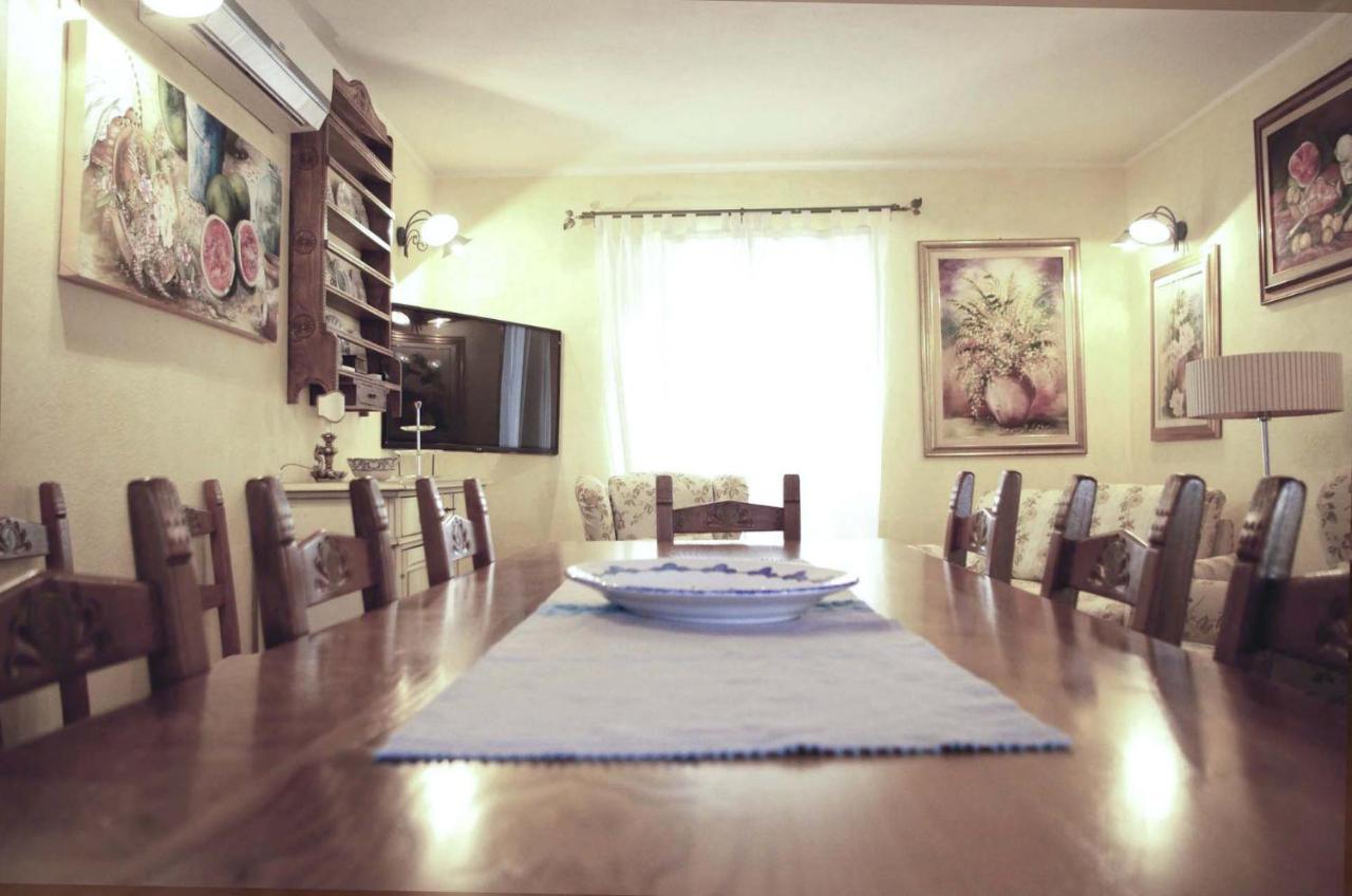 Casa De Ajala - B&B De Charme In Antica Dimora Totalmente Ristrutturata E Dotata Di Tutti I Confort Bagni Privati Spazio Living Patio Esterno Ambienti Climatizzati Degustazioni Prodotti Locali Làconi Kültér fotó