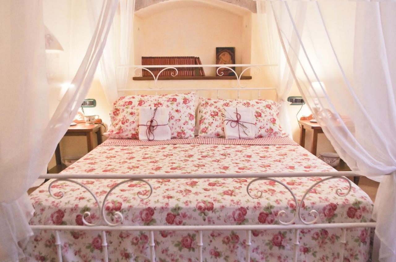 Casa De Ajala - B&B De Charme In Antica Dimora Totalmente Ristrutturata E Dotata Di Tutti I Confort Bagni Privati Spazio Living Patio Esterno Ambienti Climatizzati Degustazioni Prodotti Locali Làconi Kültér fotó
