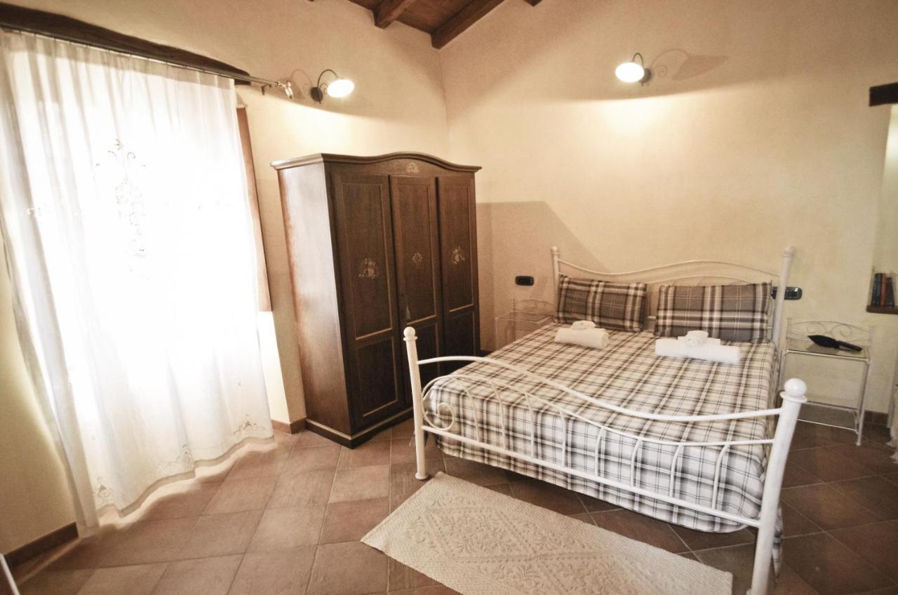 Casa De Ajala - B&B De Charme In Antica Dimora Totalmente Ristrutturata E Dotata Di Tutti I Confort Bagni Privati Spazio Living Patio Esterno Ambienti Climatizzati Degustazioni Prodotti Locali Làconi Kültér fotó