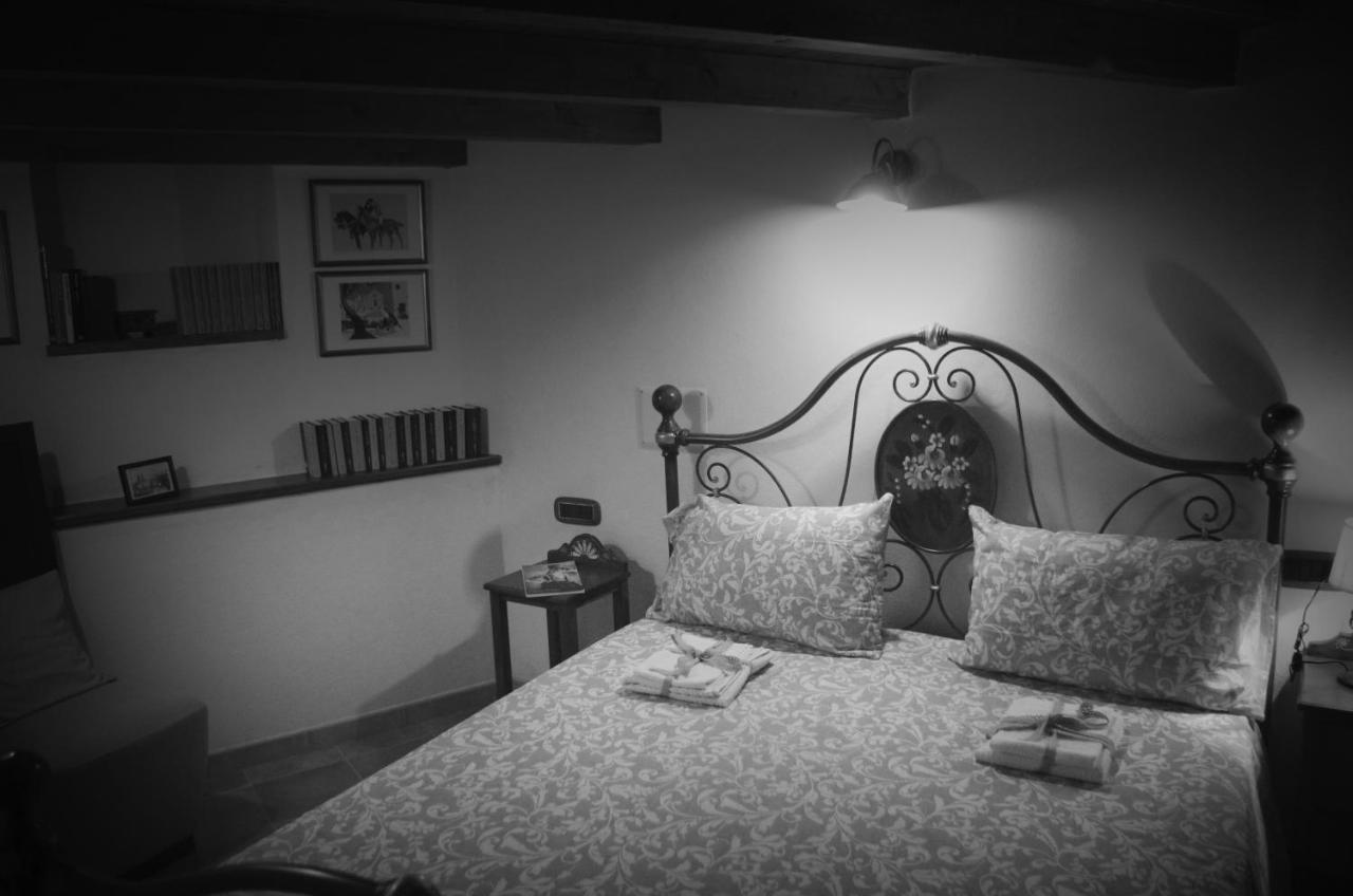 Casa De Ajala - B&B De Charme In Antica Dimora Totalmente Ristrutturata E Dotata Di Tutti I Confort Bagni Privati Spazio Living Patio Esterno Ambienti Climatizzati Degustazioni Prodotti Locali Làconi Kültér fotó