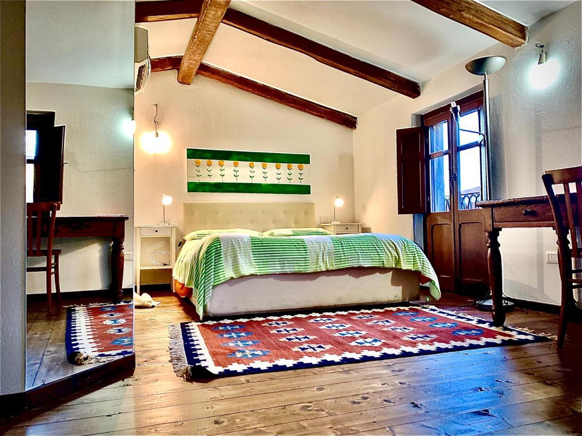 Casa De Ajala - B&B De Charme In Antica Dimora Totalmente Ristrutturata E Dotata Di Tutti I Confort Bagni Privati Spazio Living Patio Esterno Ambienti Climatizzati Degustazioni Prodotti Locali Làconi Kültér fotó